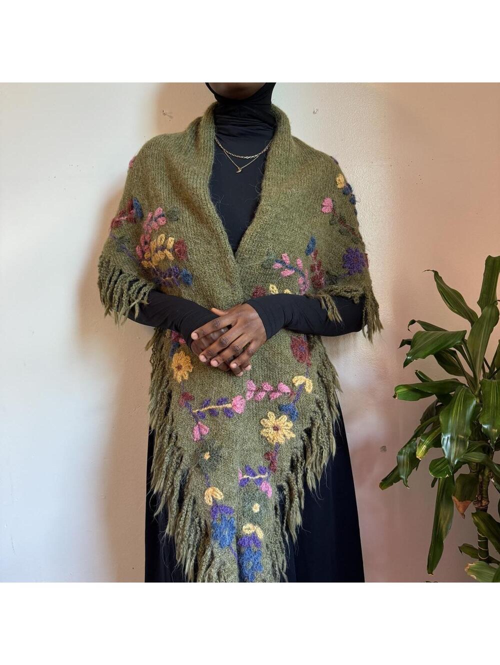 70s cottagecore Floral Embroidered Olive Green Knit Fringe Shawl Wrap